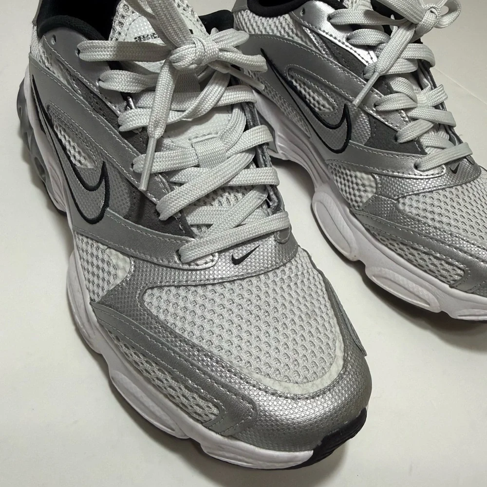 Nike Women's Zoom Air Fire Sneakers - Metallic Silver and White - Size 8 - Picture 5 of 16